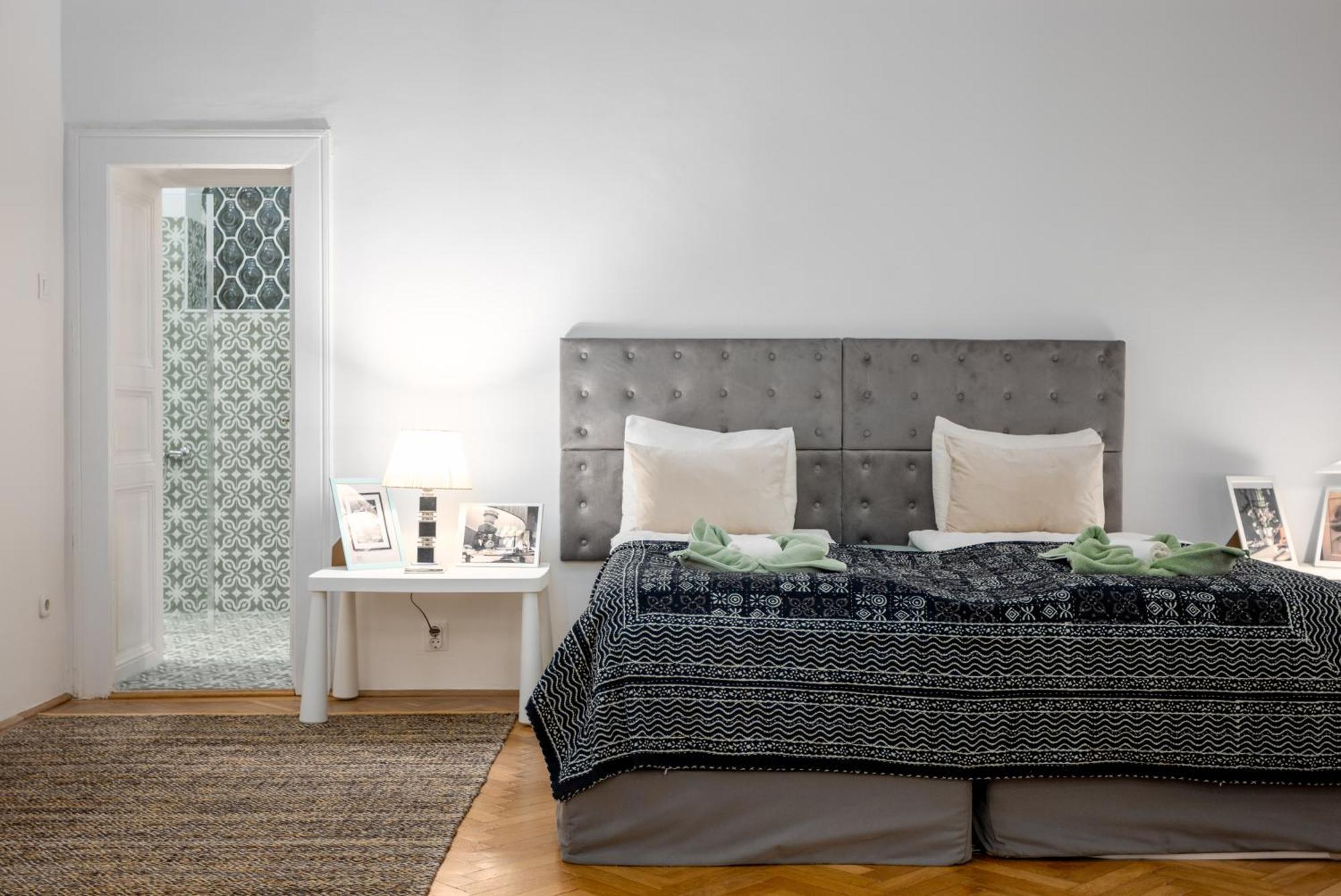 Bohemien Apartment Budapest Bagian luar foto