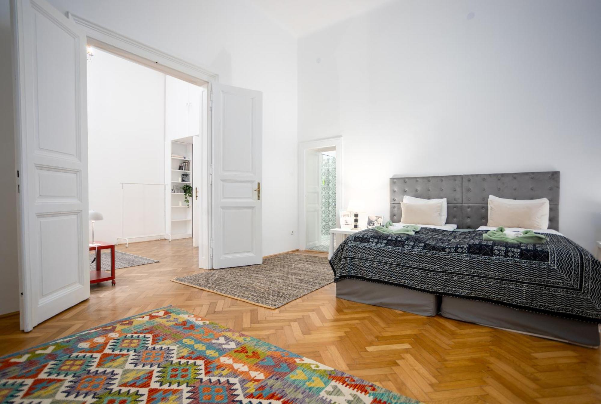 Bohemien Apartment Budapest Bagian luar foto